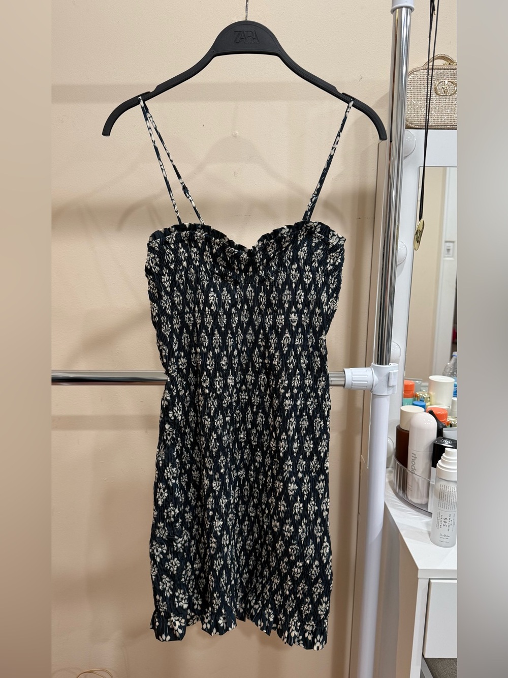 ZARA Smocked Floral Mini Dress Size L Navy Blue White Strappy Stretch Sundress